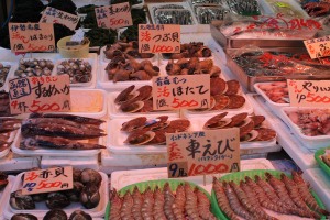 Bancarella del pesce mercato Ameyoko Tokyo